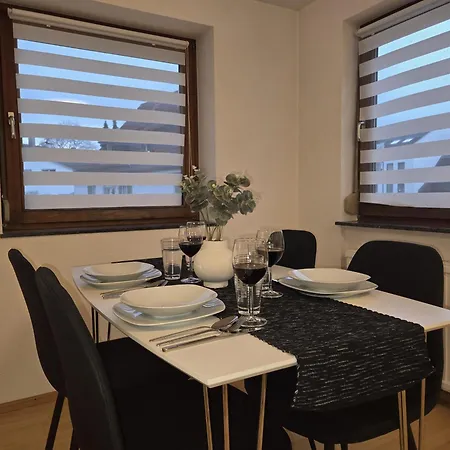 Apartment Holiday&stay, Apartment, Kueche, 85zoll Tv, Wlan *
