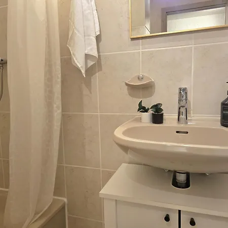 Holiday&stay, Apartment, Kueche, 85zoll Tv, Wlan