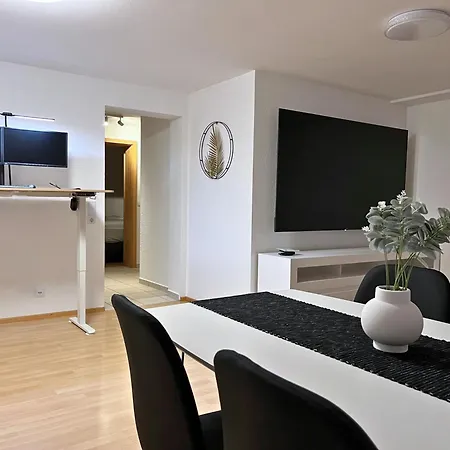 Holiday&stay, Apartment, Kueche, 85zoll Tv, Wlan *